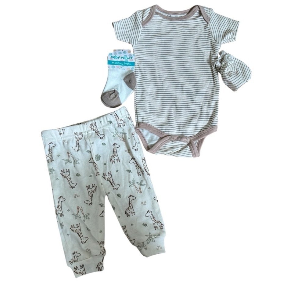 Baby Views Baby Boy 4PC Set Giraffe Pants Onesie Top Socks Mittens 0-3M NEW